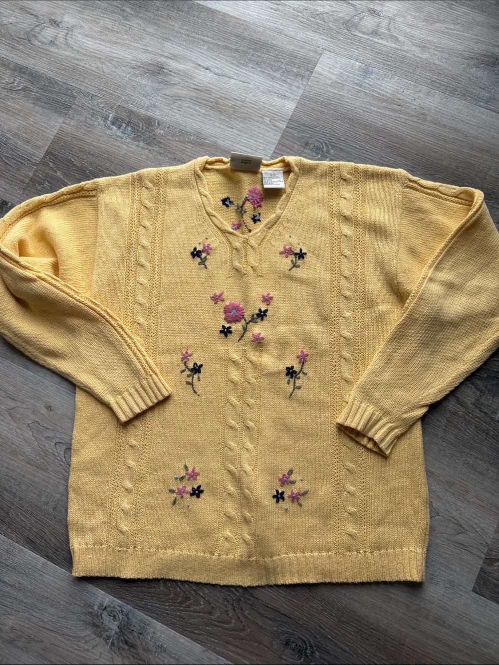 Northern Reflections Vintage Yellow Floral Cable-Knit V-Neck Sweater sz l